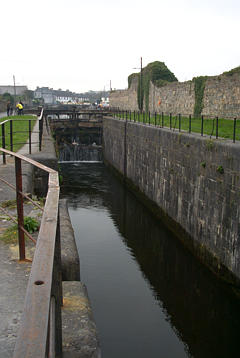 Lock on Englinton Canal